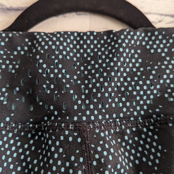 C9 by Champion Duo Dry Capri Length Black and Blue Leggings Women's Size Small - Picture 7 of 10